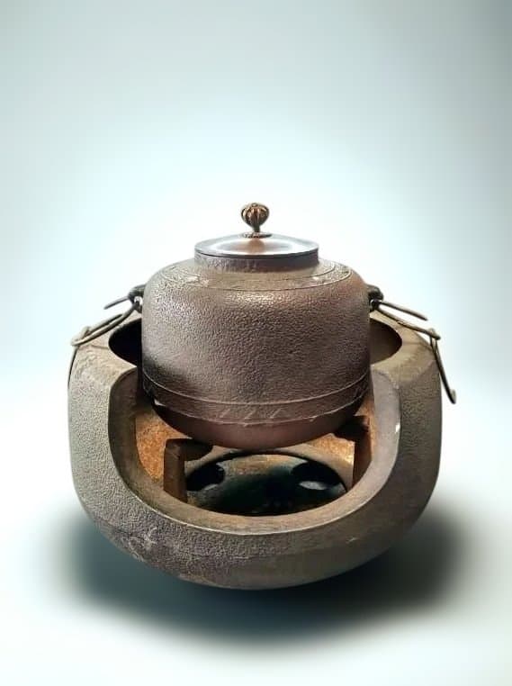 茶道具 鉄瓶 風炉釜 鉄釜 鋳物 骨董品 古美術 鉄 真鍮
