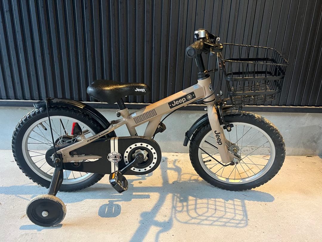 【愛知県直接手渡】自転車 jeep 16インチ　サンド　補助輪付き