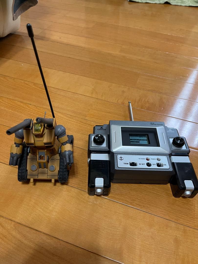 激レアDesert RC ガンタンク ガンダム ラジコン RX-75 バンダイ