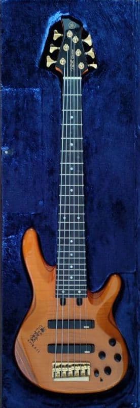 ベース　YAMAHA TRB-Custom