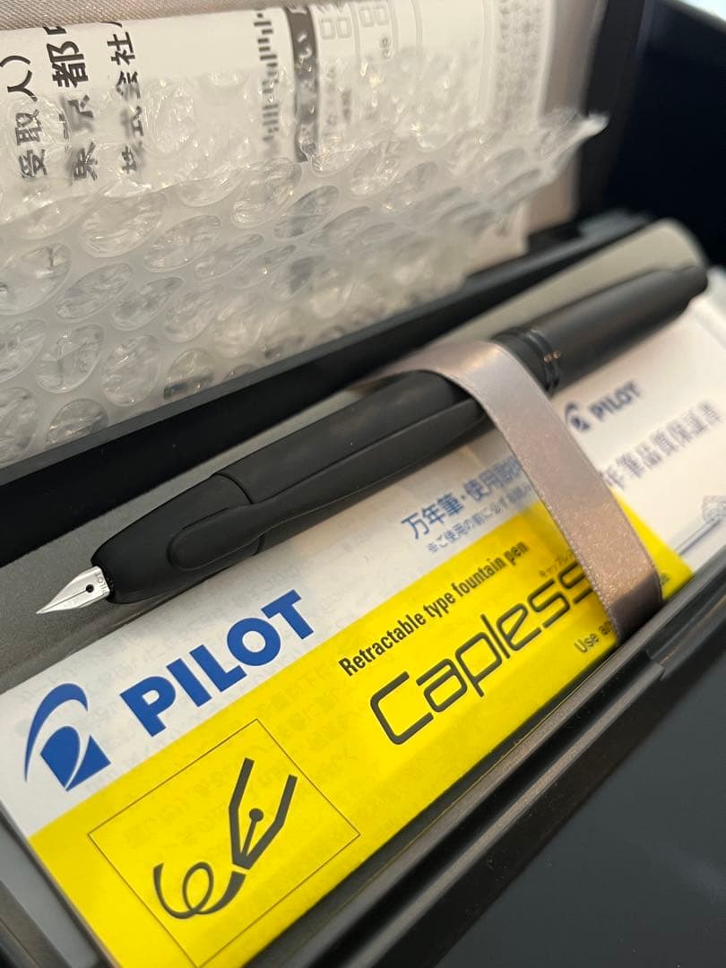 PILOT キャップレス　ノック式　万年筆 マット黒