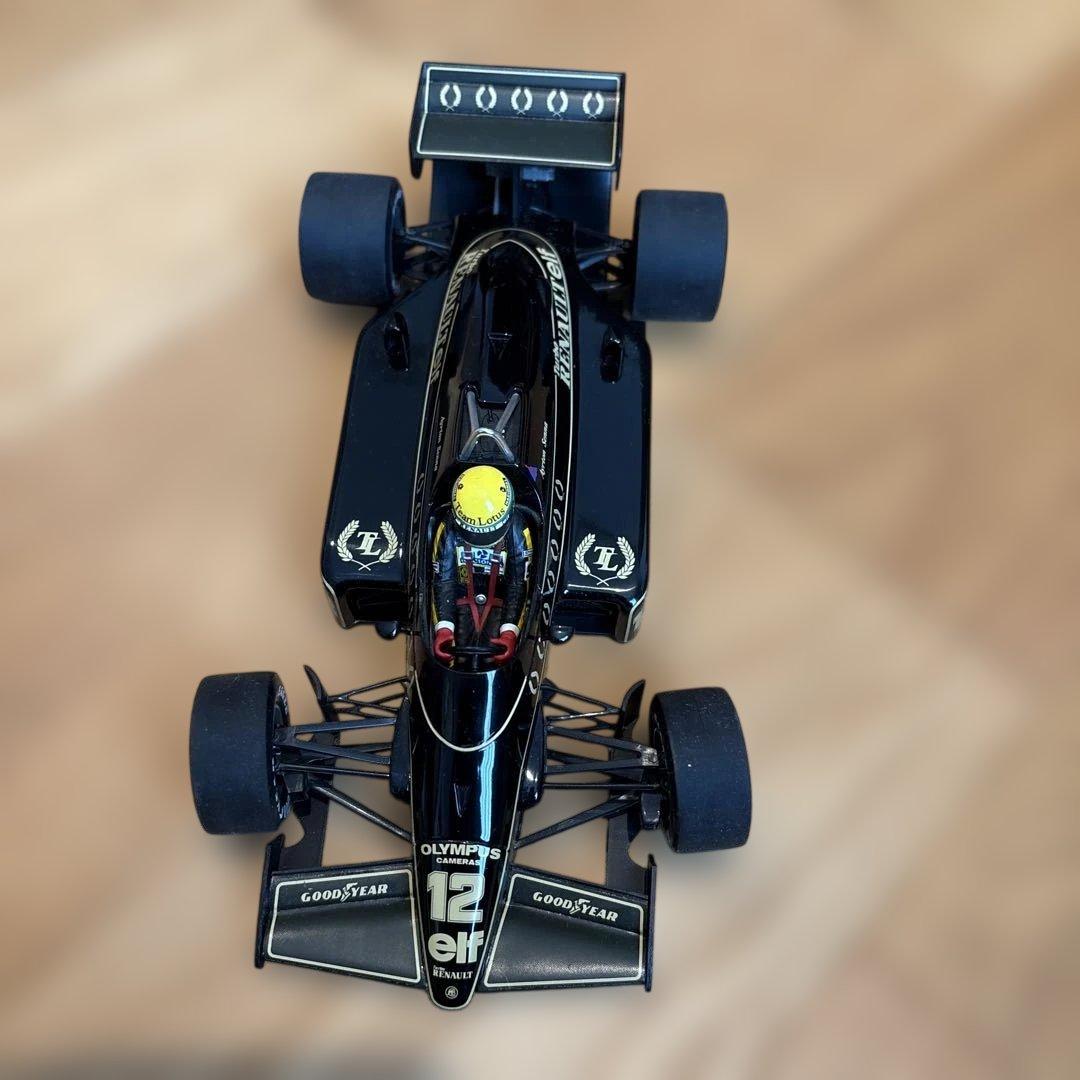 ミニチャンプスロータス97T アイルトンセナ　ルノー1/18 箱無し