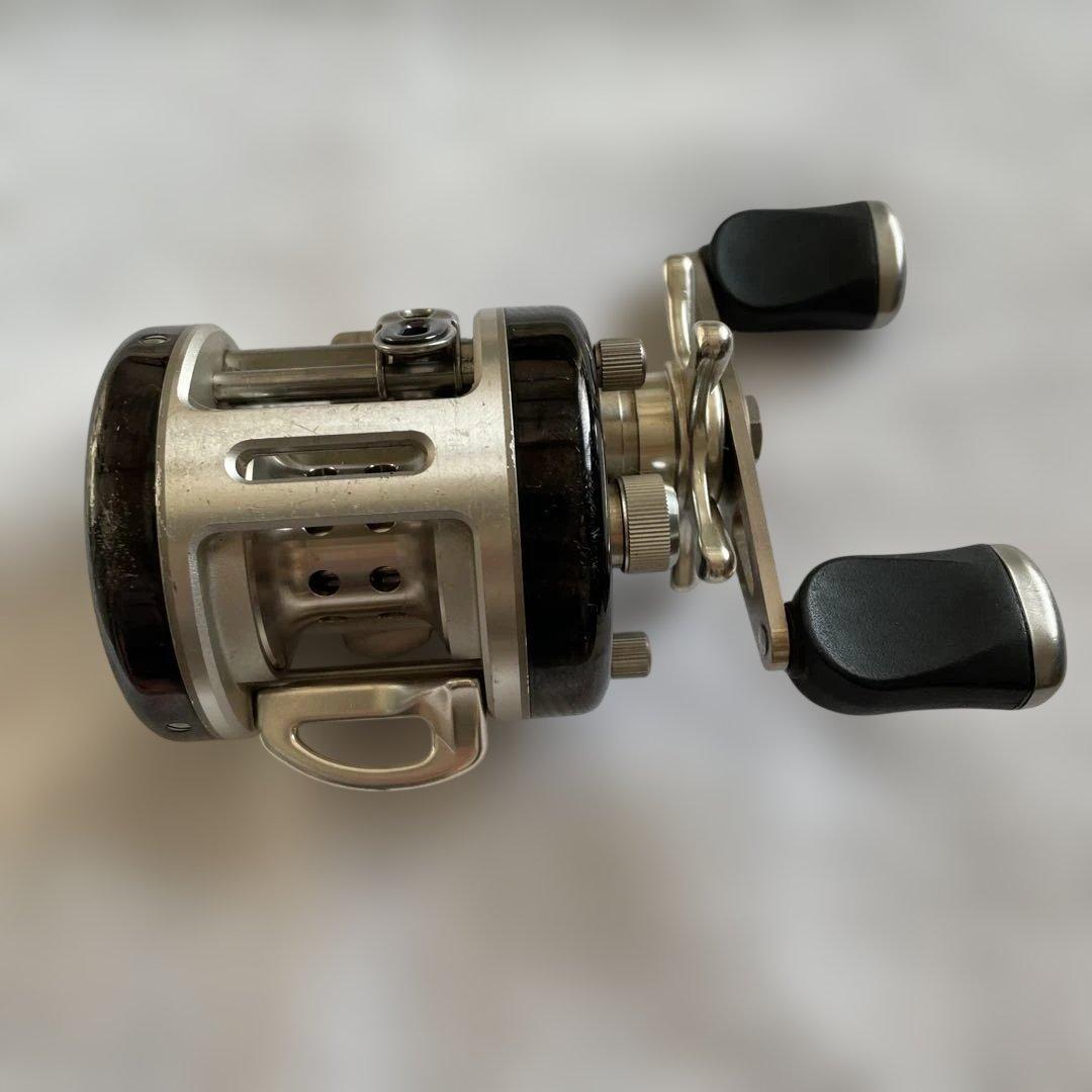 リール RYOBI VARIUS F300