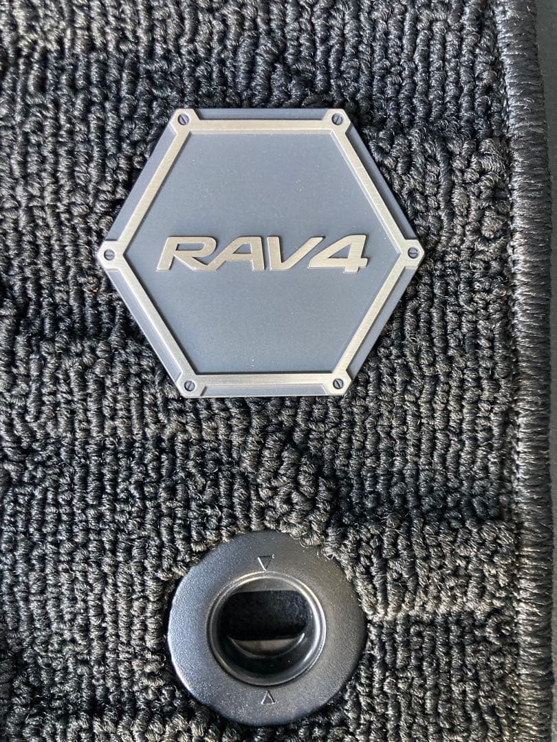 TOYOTA RAV4純正フロアマット5 点セット未使用品※掲載は3月末迄を予定