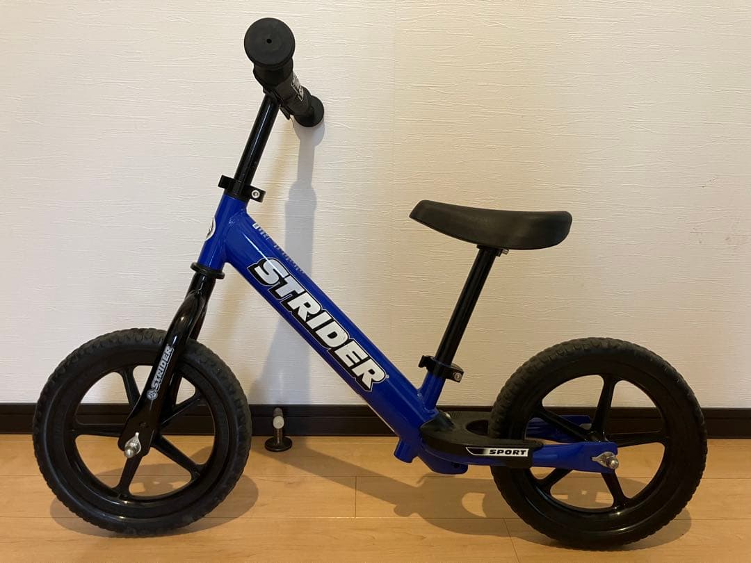 STRIDER 12インチバランスバイク スポーツモデル 青