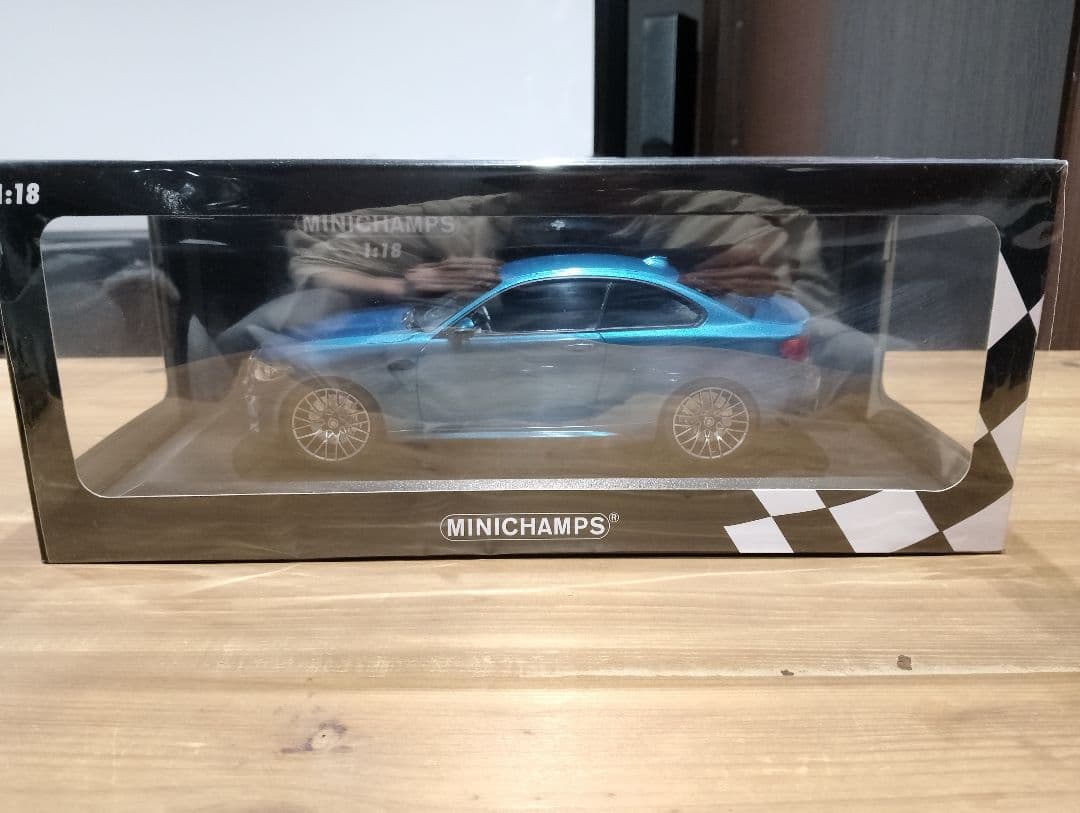 1/18  M2 コンペティション　ミニカー　ロングビーチブルー