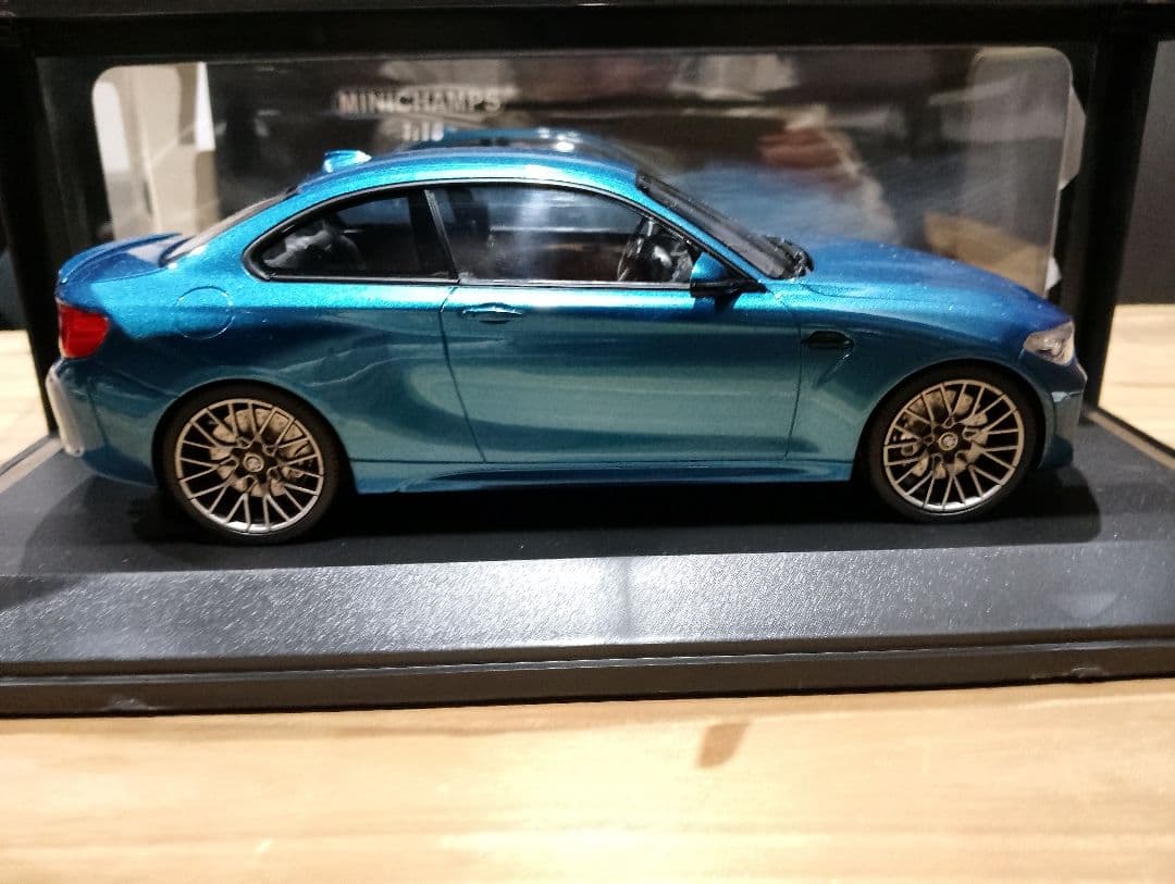 1/18  M2 コンペティション　ミニカー　ロングビーチブルー