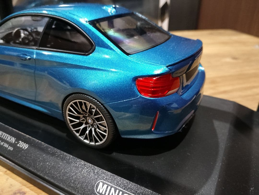 1/18  M2 コンペティション　ミニカー　ロングビーチブルー