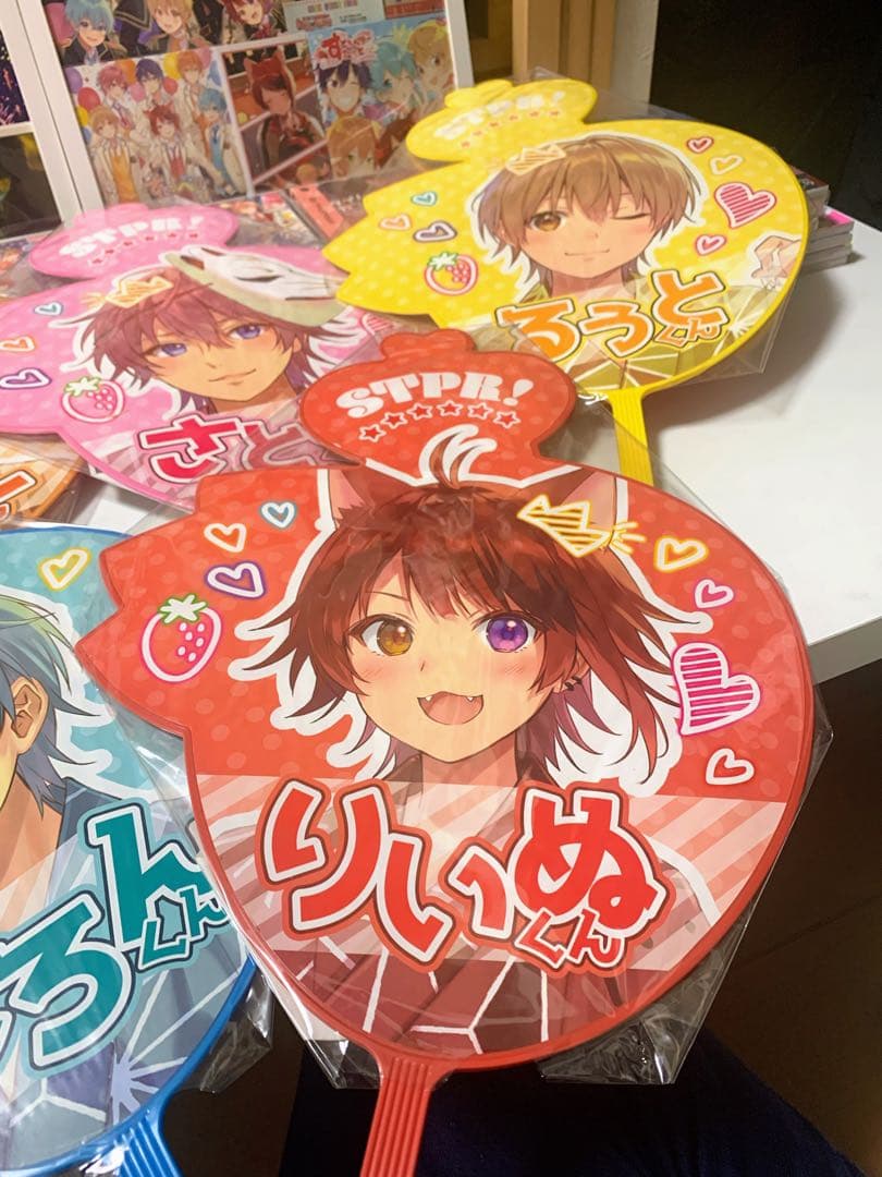 すとぷり大量❣️ぬい、バッジ・トランプ、カード、バスタオル等200点以上