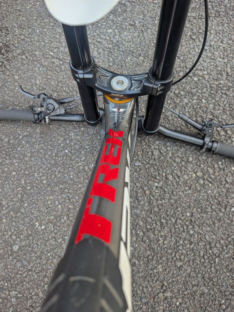 TREK Session 9.9 Carbon 26インチダウンヒルバイク