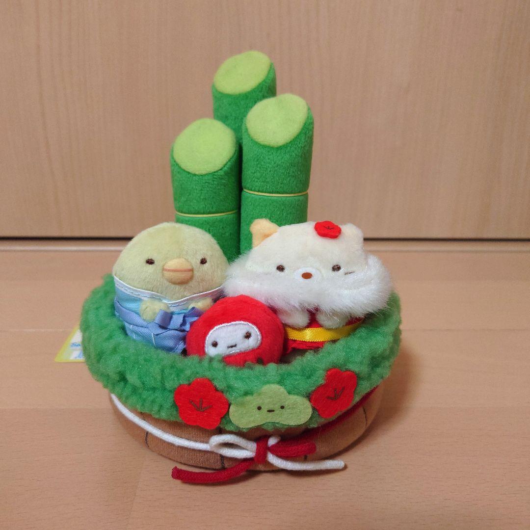すみっコぐらし　シーンぬいぐるみ　門松　お正月　ぺんぎん？　ねこ　だるま