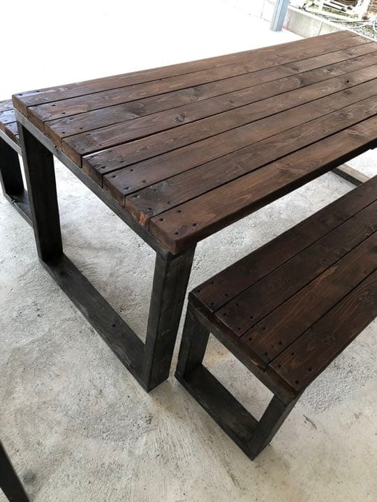 屋外テーブルイスセット　ハンドメイド