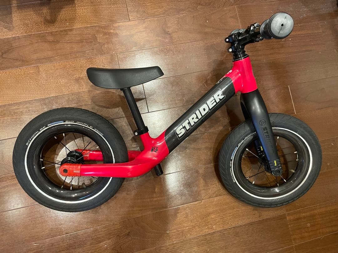 STRIDER ストライダー　数量限定　ST-R　レッド　カーボン