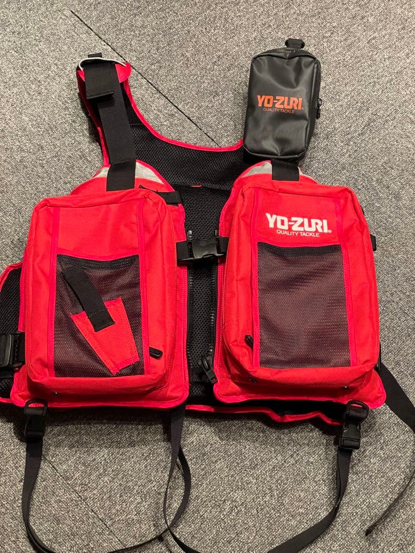 YO-ZURI フィッシングベスト レッド