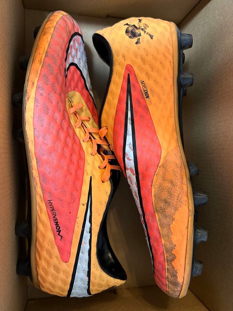 ナイキ サッカースパイク ハイパーヴェノム HG