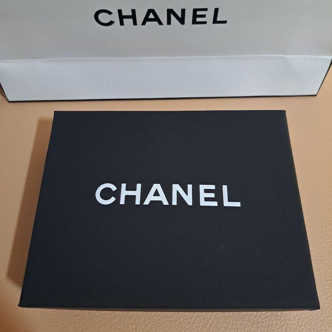 AIU☆CHANEL☆ノベルティ☆キルティングケース •