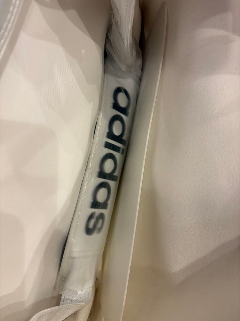 【新品・未使用・レア】adidas エナメルバッグ ホワイト NS 758894