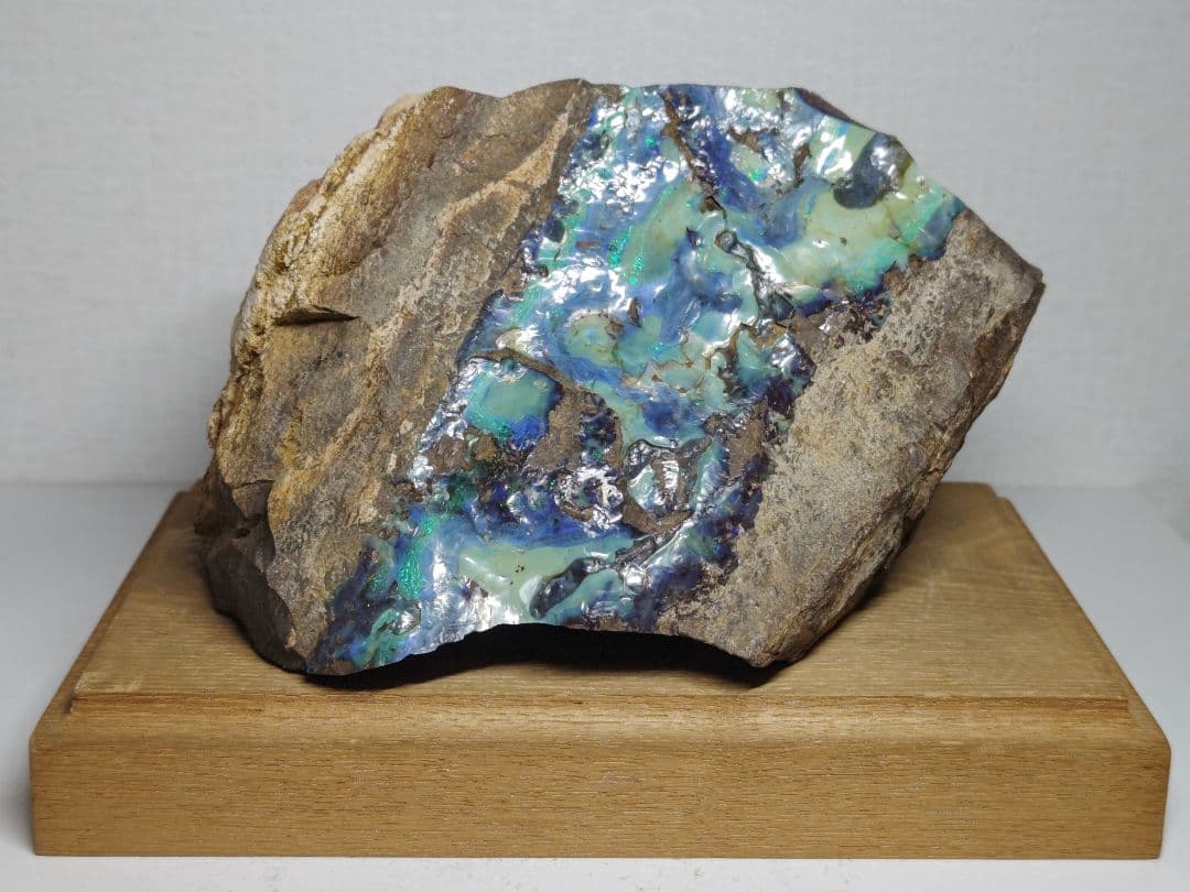 ボルダーオパール 4.5kg 蛋白石 原石 鑑賞石 自然石 誕生石 鉱物 水石