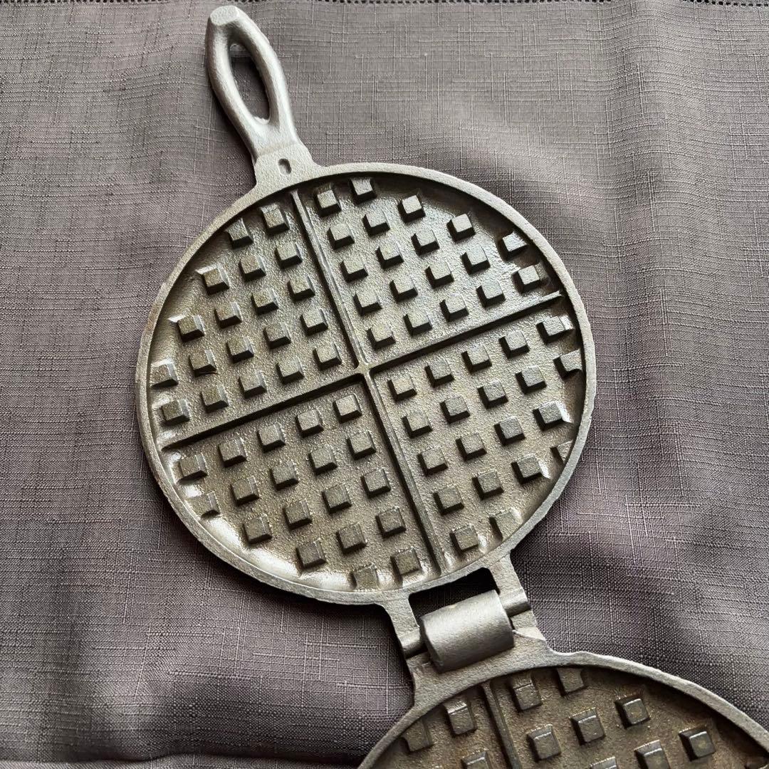 ROME WAFFLE IRON 鋳鉄製 アウトドアでもワッフル焼けます