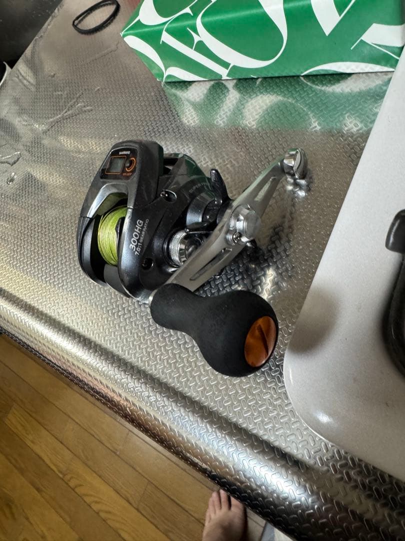 割引き中11月11日までSHIMANO バルケッタ300両軸リール 右ハンドル