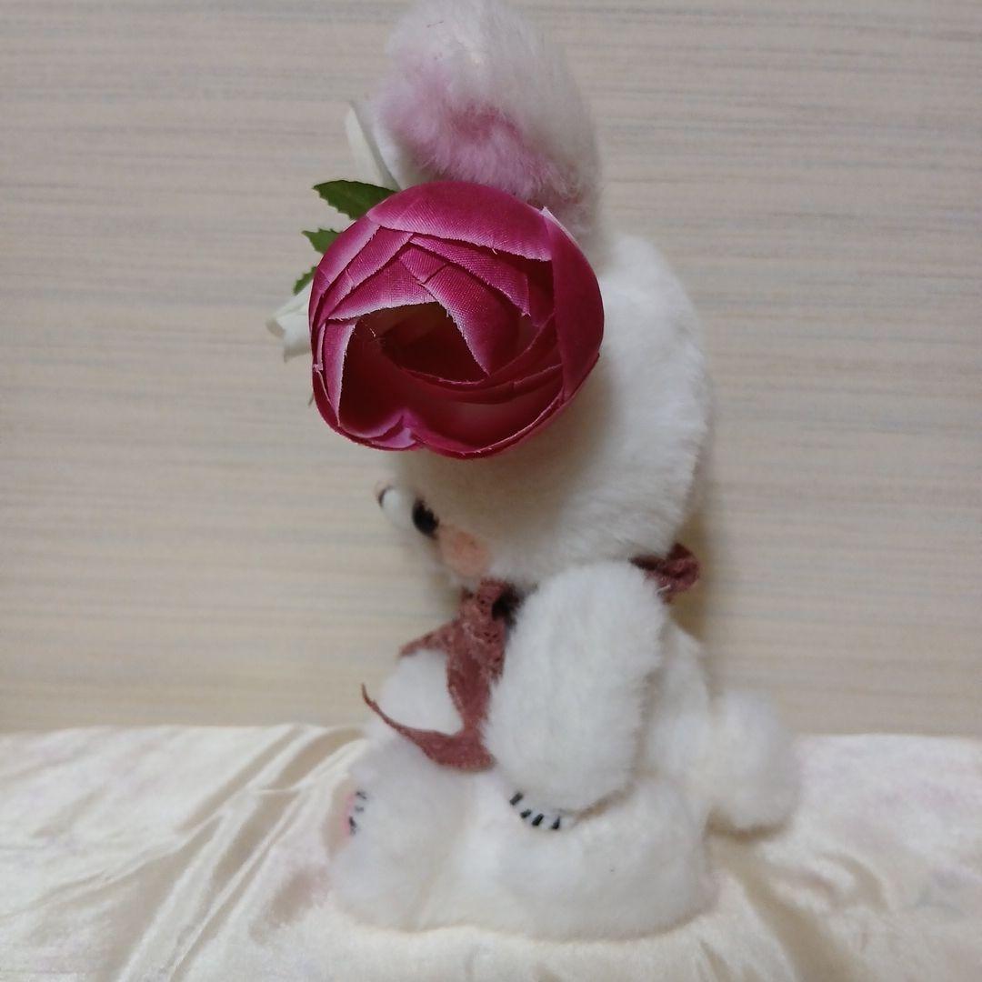 作家様　ウサギ　ぬいぐるみ　花飾り付き