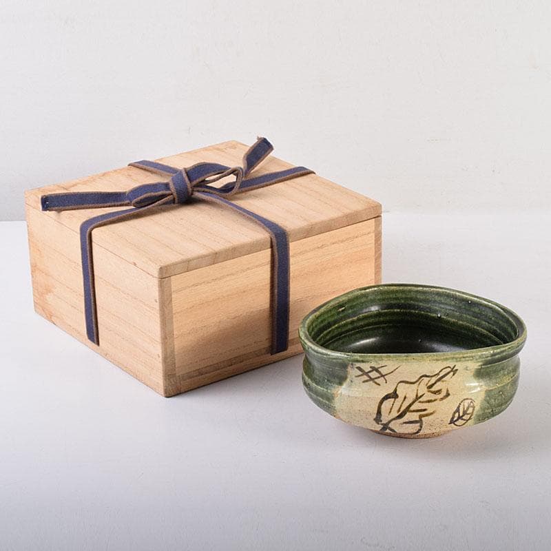 茶道具　織部焼　沓茶碗　桐箱付　N　7046