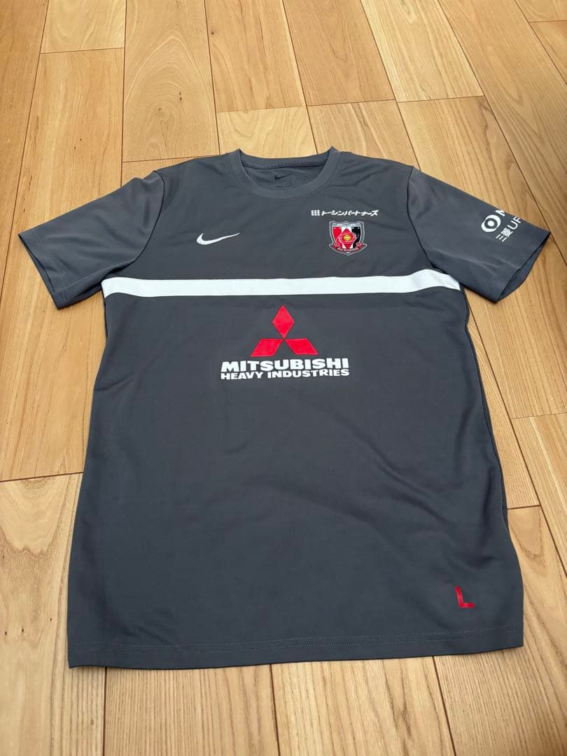 浦和レッズ支給品Nike サッカーシャツ Lサイズ グレー
