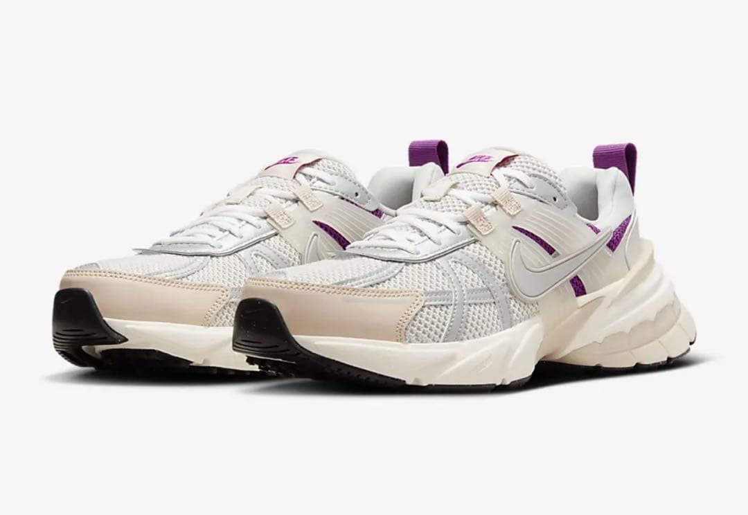 新品未使用品　タグ付き　NIKE ナイキスニーカー　ランニング 28.5センチ