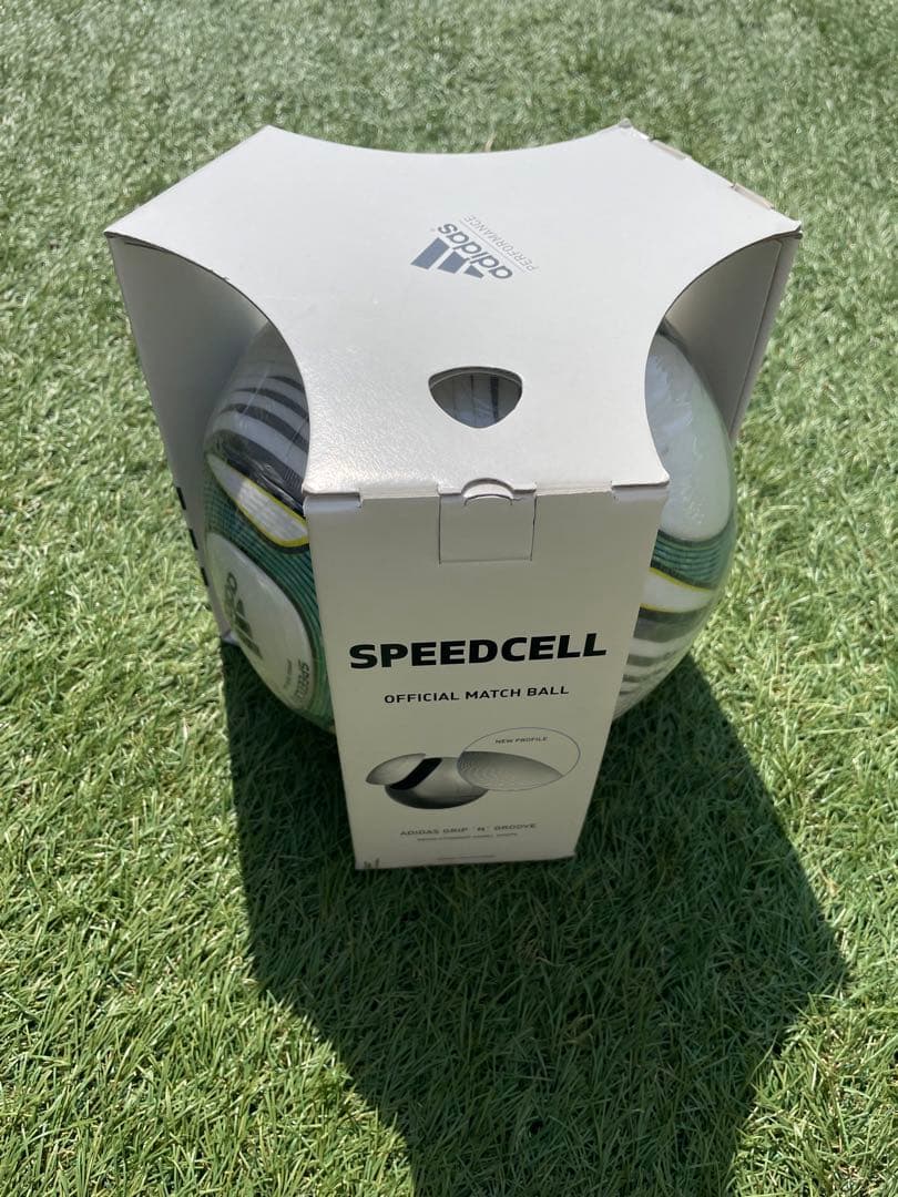 アディダス　サッカーボール　スピードセル