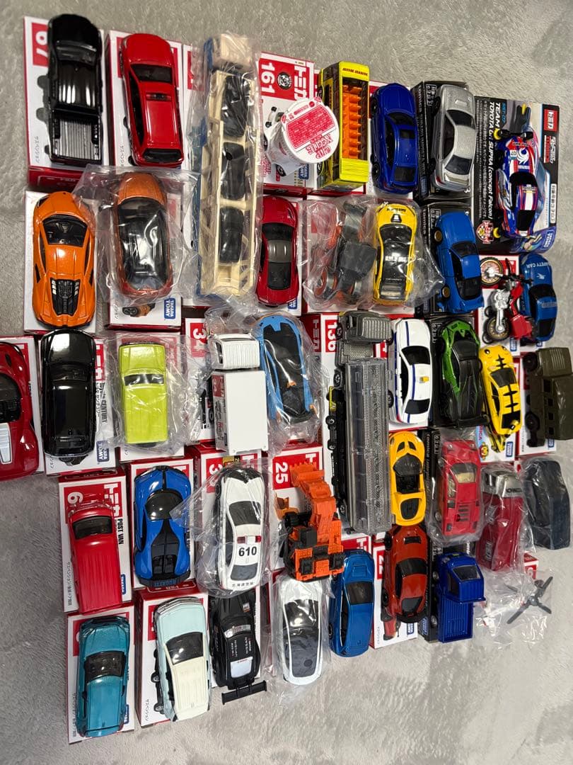 トミカ　42台　まとめ売り