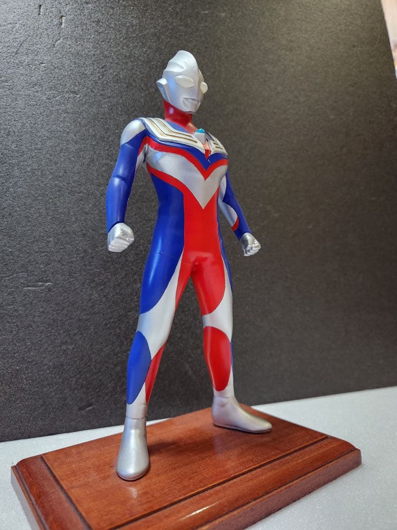 ワンフェス限定ウルトラマンティガレジン22cmプロ完成品シャーロックリペイント付