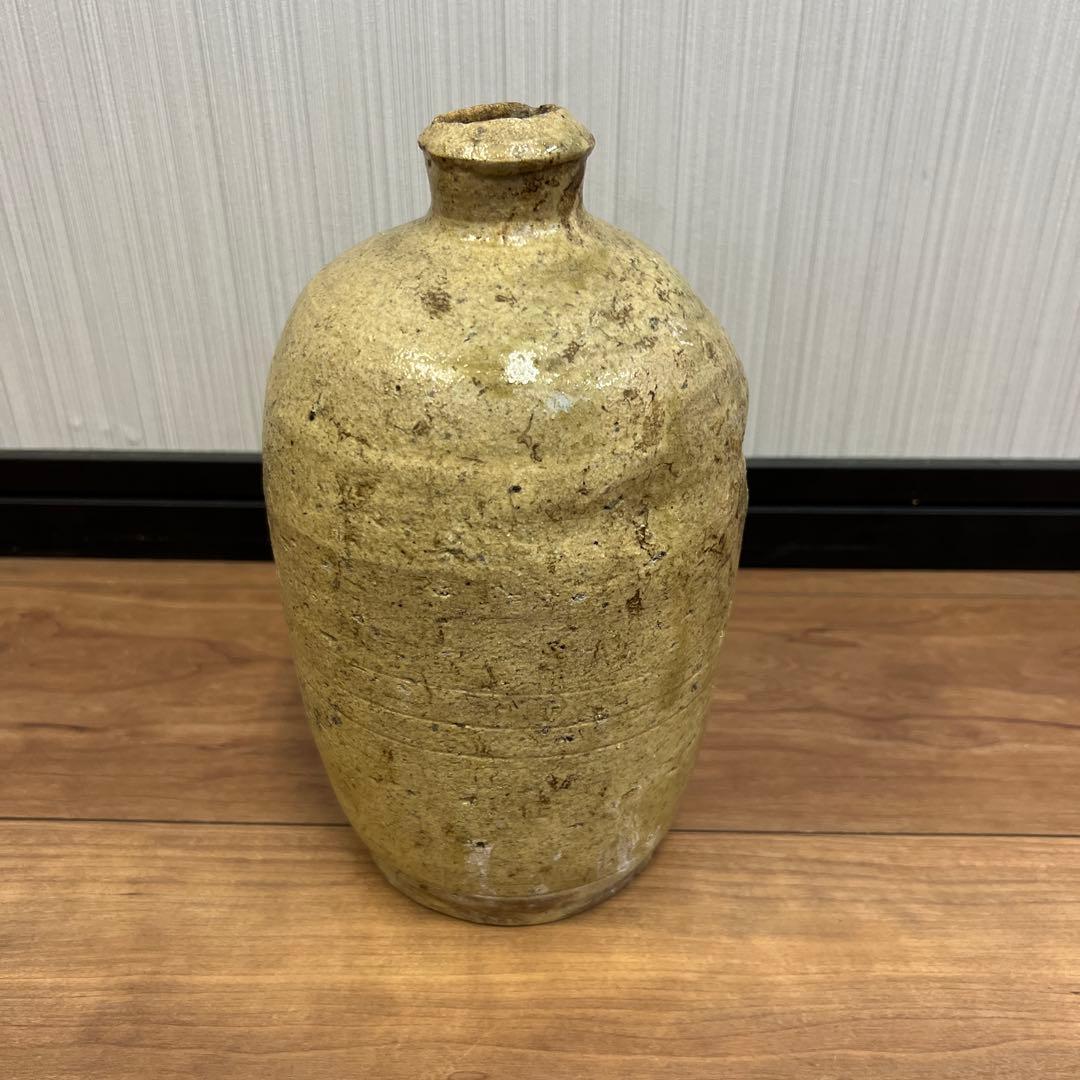 陶器製の花瓶
