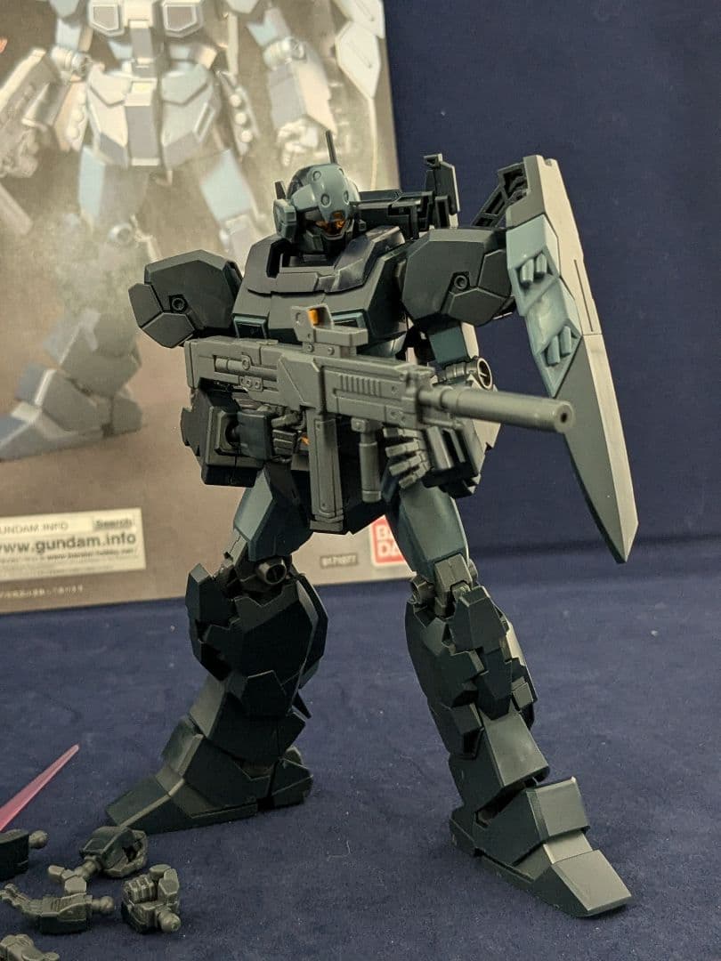ガンプラ 組立済み まとめ売り SEED，ユニコーン等21点、アスランプレート他