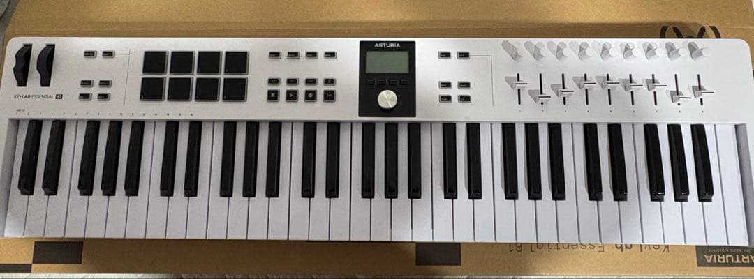 カ*ズ様 KEYLAB ESSENTIAL 61 元箱あり