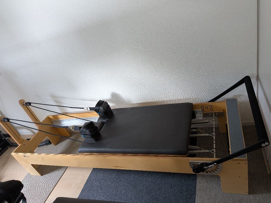木製リフォーマー ピラティス用 MotionCarePilates