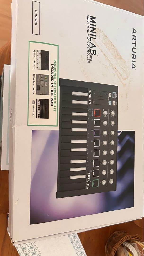 ARTURIA MIDIキーボード　Deep black 反転限定版