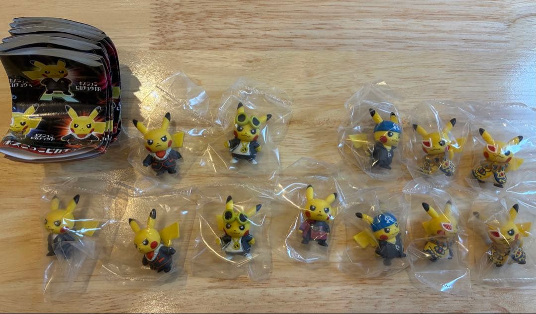 ボスごっこピカチュウ　12個セット　ポケモンセンター　ガチャガチャ