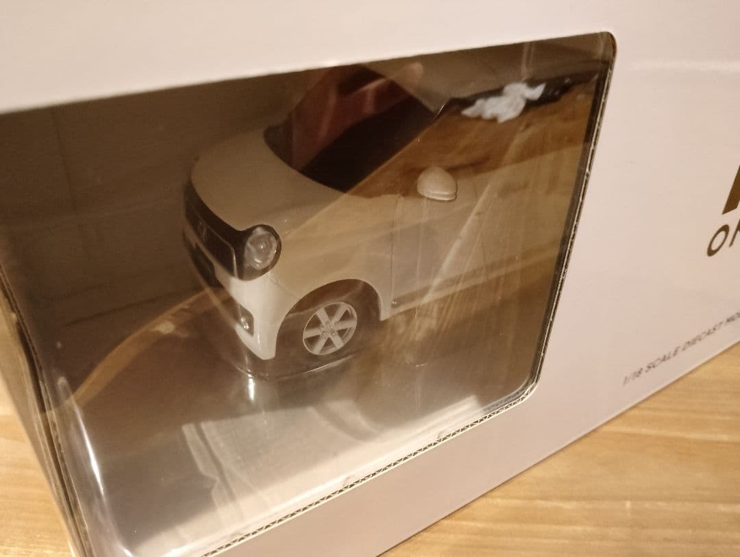 1/18 ホンダ　N-ONE カラーサンプル　成約記念品ミニカー　ホワイトパール