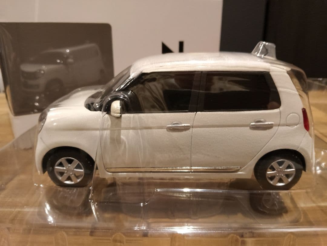 1/18 ホンダ　N-ONE カラーサンプル　成約記念品ミニカー　ホワイトパール
