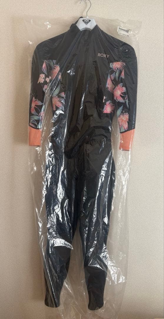ロキシー　ウェットスーツ　サイズS フルスーツ　新品