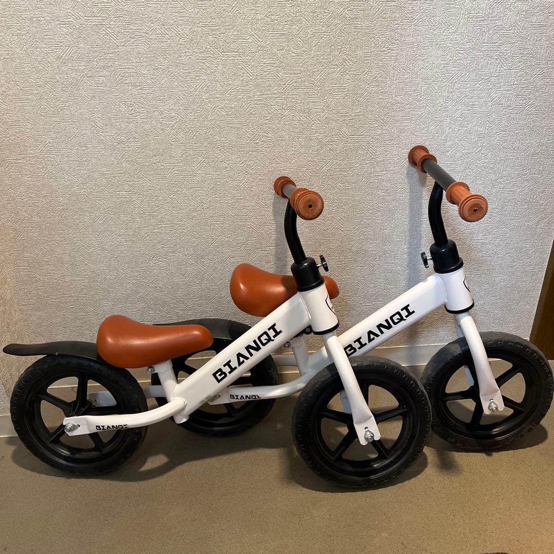 キッズバイク　バランスバイク　ぺダルなし