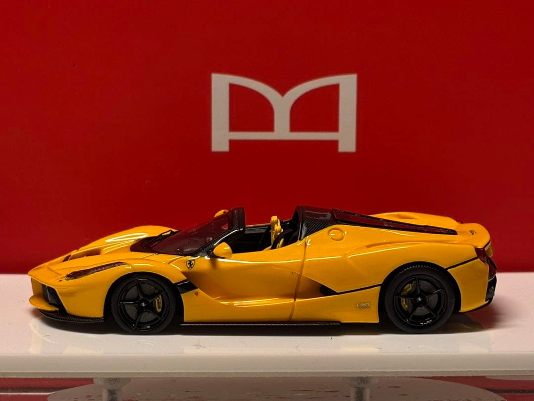 DMH 1/64 ラフェラーリアペルタ イエロー