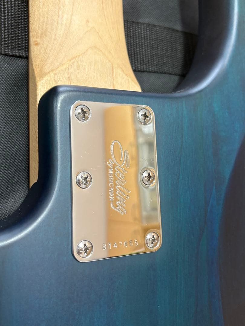 MUSICMAN sterling 5弦　ベース　程度良好　ケース付