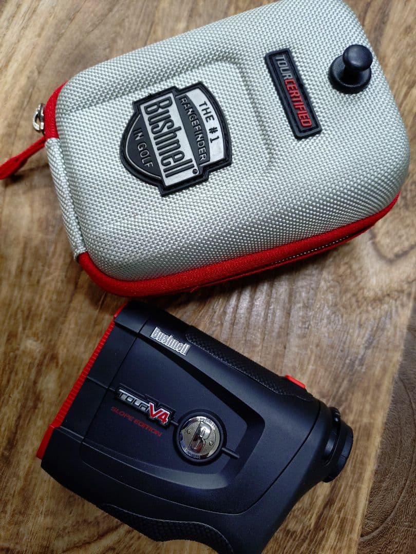 Bushnell Tour V4 ゴルフ用距離計