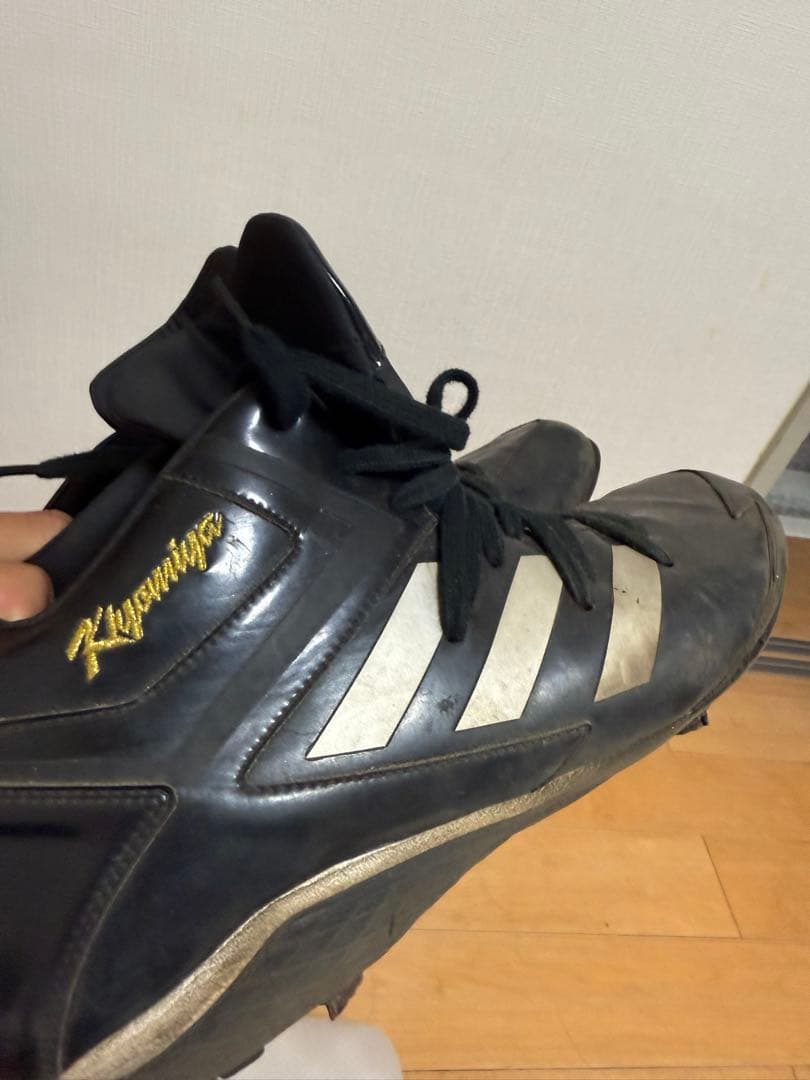 adidas Kugimitsu ブラック/シルバー ハイカットスパイク