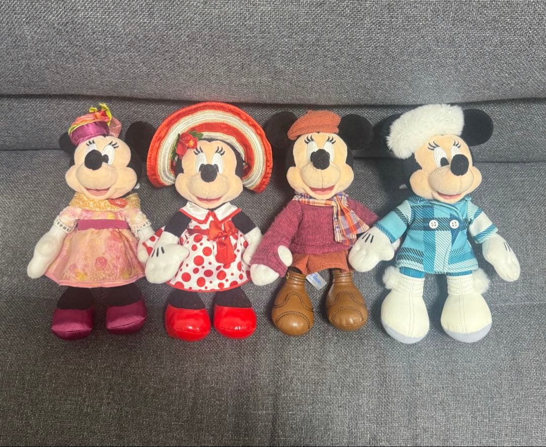 ディズニー　ミニーのスタイルスタジオ　ぬいぐるみバッジ　4体セット