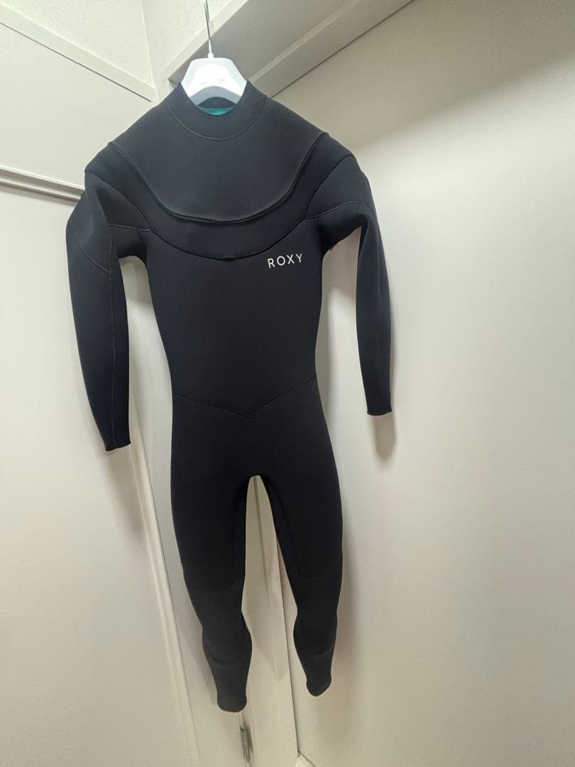 セール中新品未使用 ML ROXY フルスーツ 2/3 Hybrid U-Zip