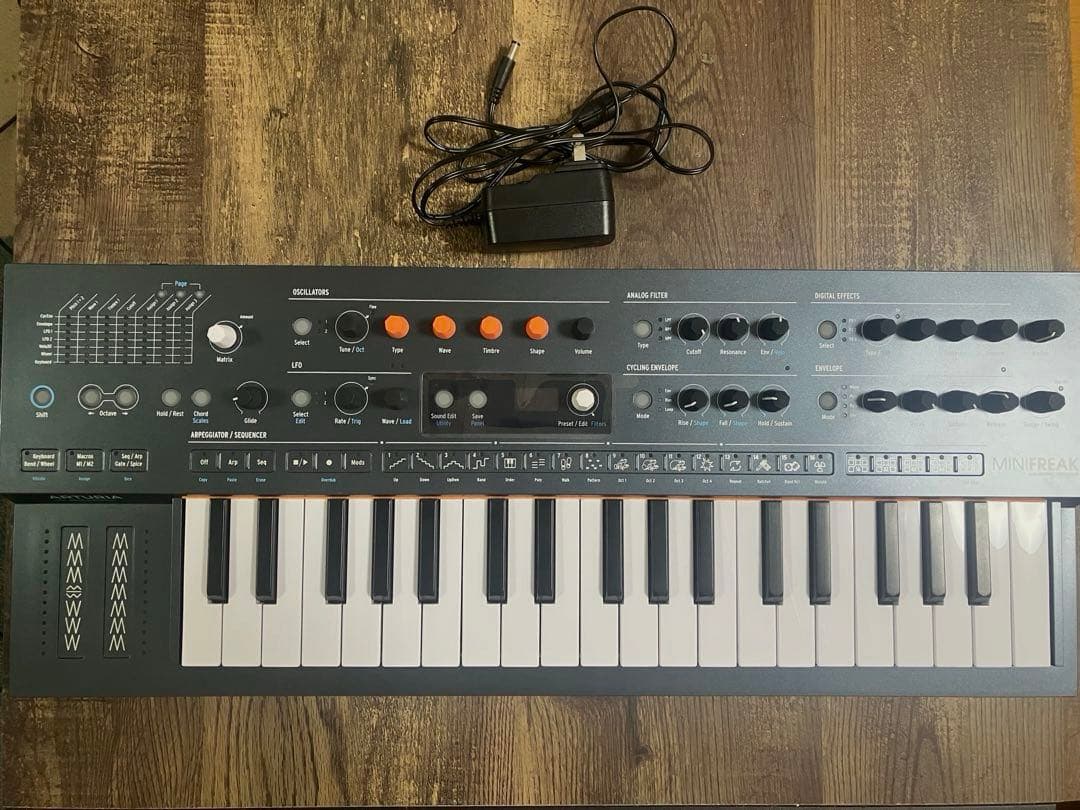 鍵盤楽器 ARTURIA MINIFREAK