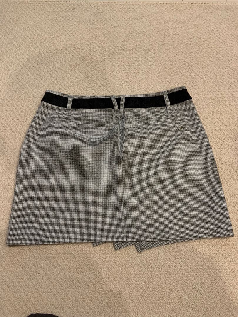 デサントゴルフ　千鳥格子スカート秋服用　Ｍ　新品