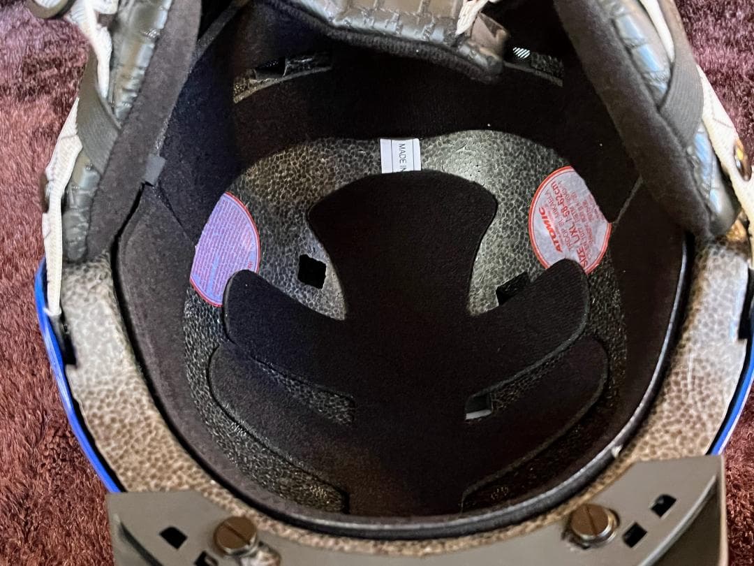新品未使用 ATOMIC SL ヘルメット Mikaela Shiffrin